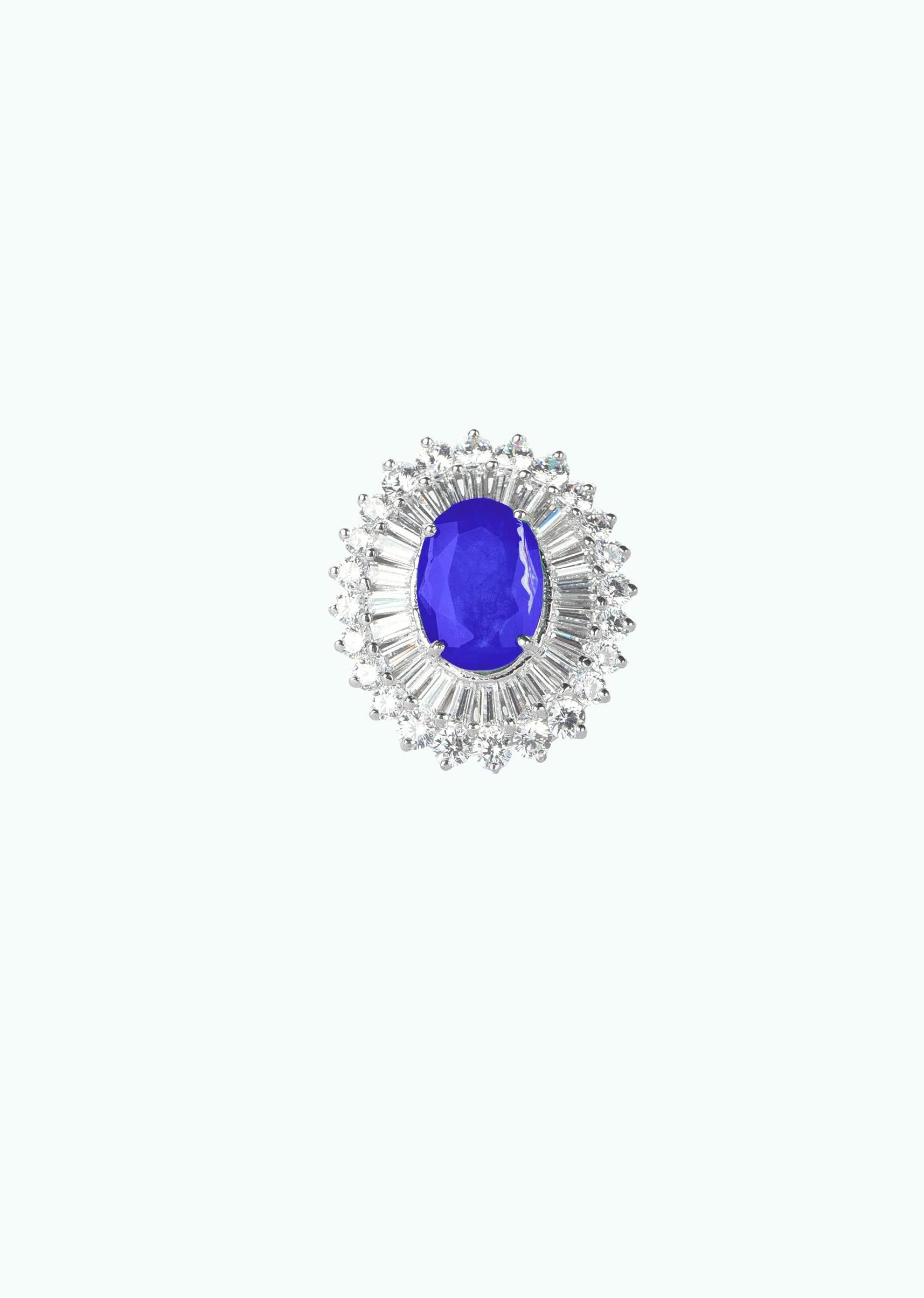 92.5 Sterling Silver Ring Studded With A Emerald And Faux Diamonds - Image 18