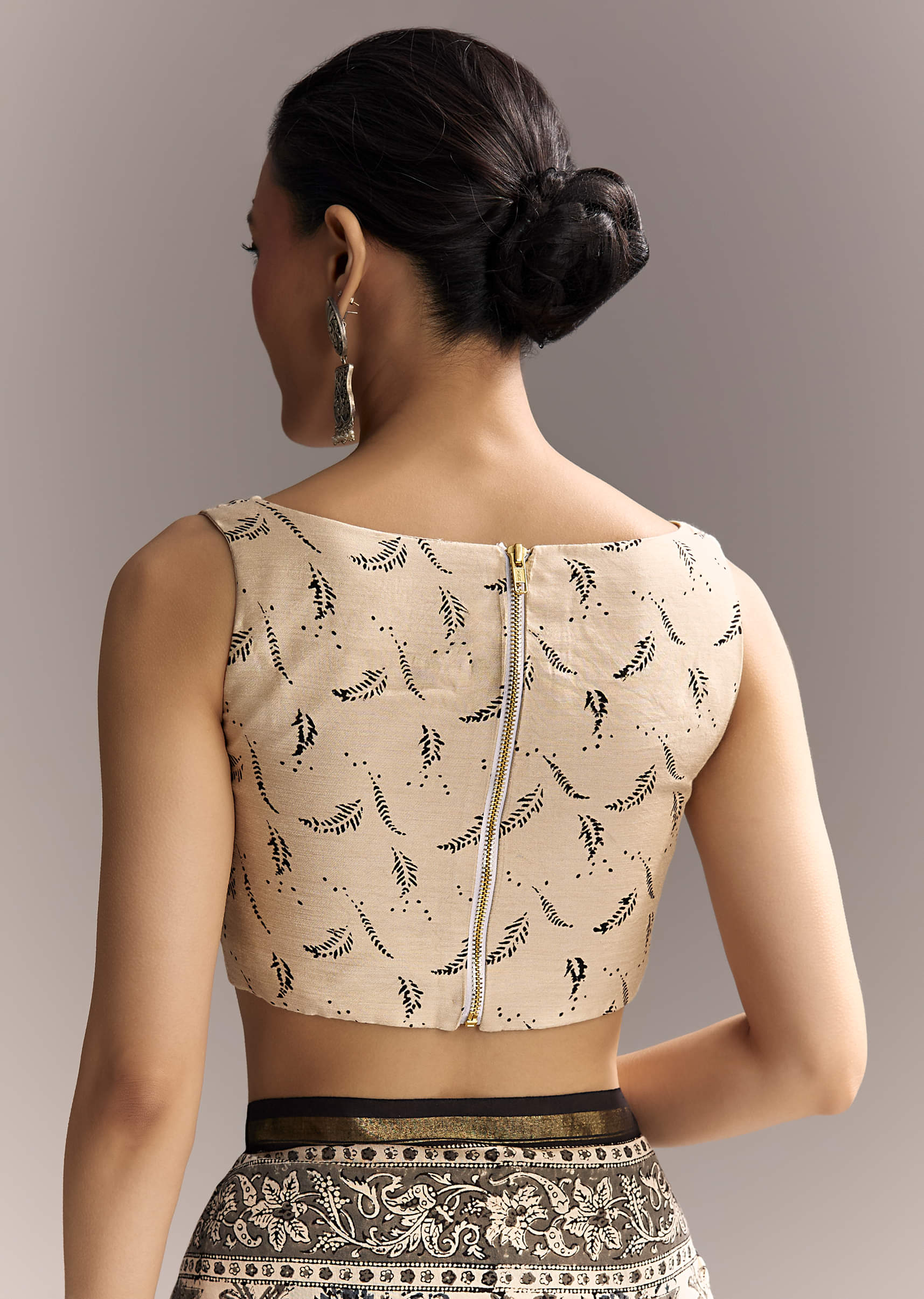 Beige Linen Saree With Black Hand Block Ajrakh Floral Print - Image 8