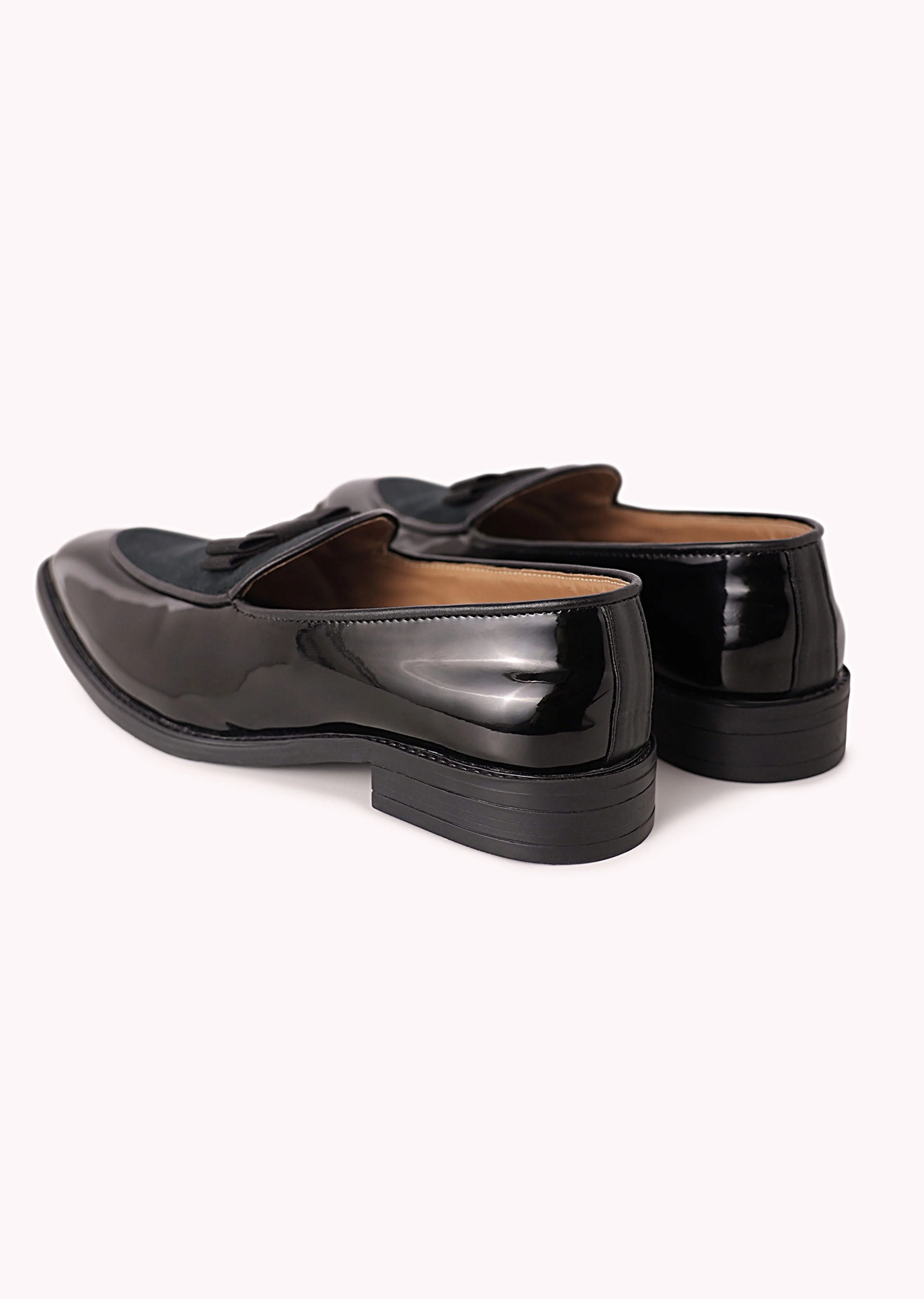 Black Bow Juttis In Velvet - Image 5