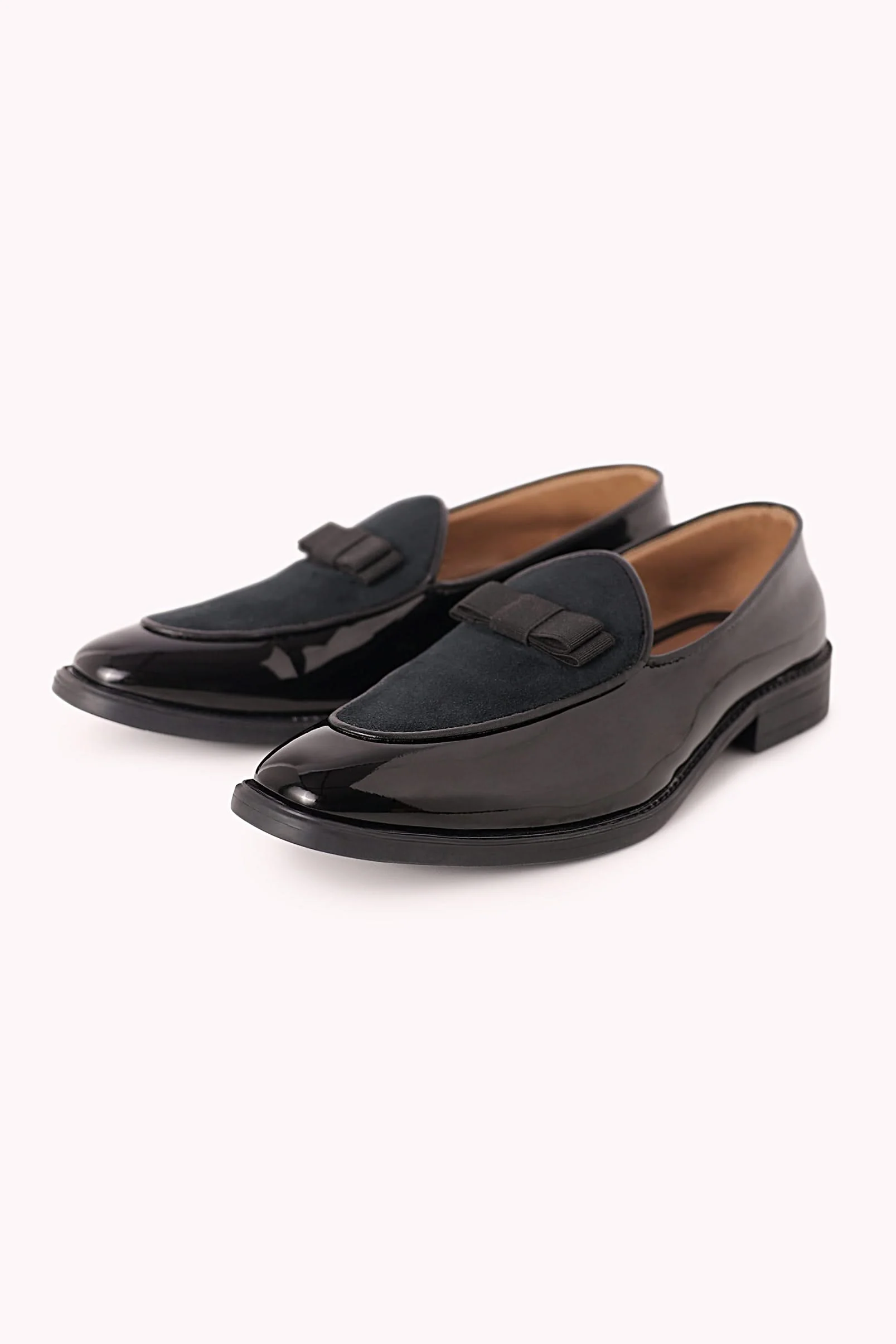 Black Bow Juttis In Velvet - Image 7