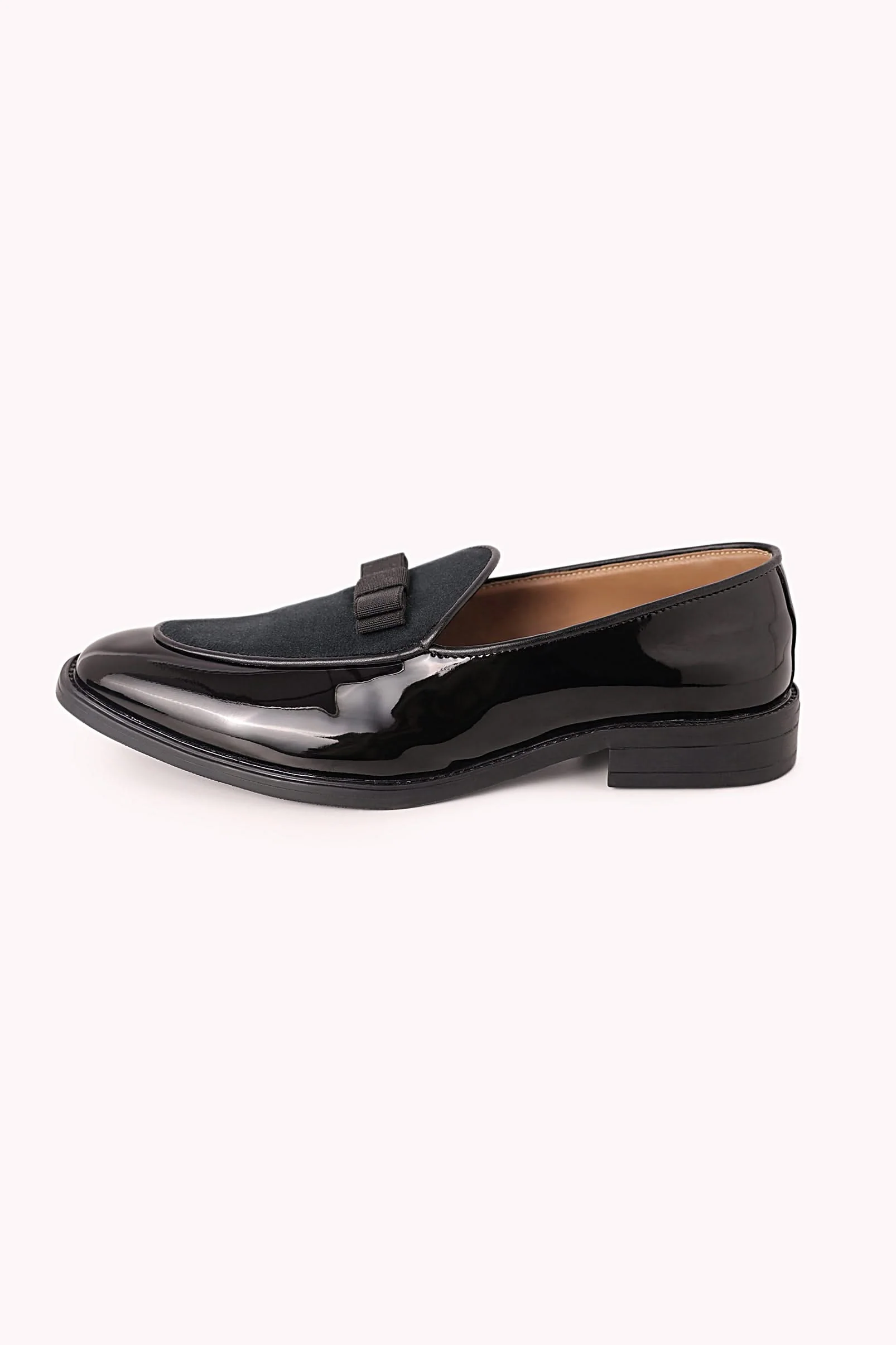 Black Bow Juttis In Velvet - Image 9
