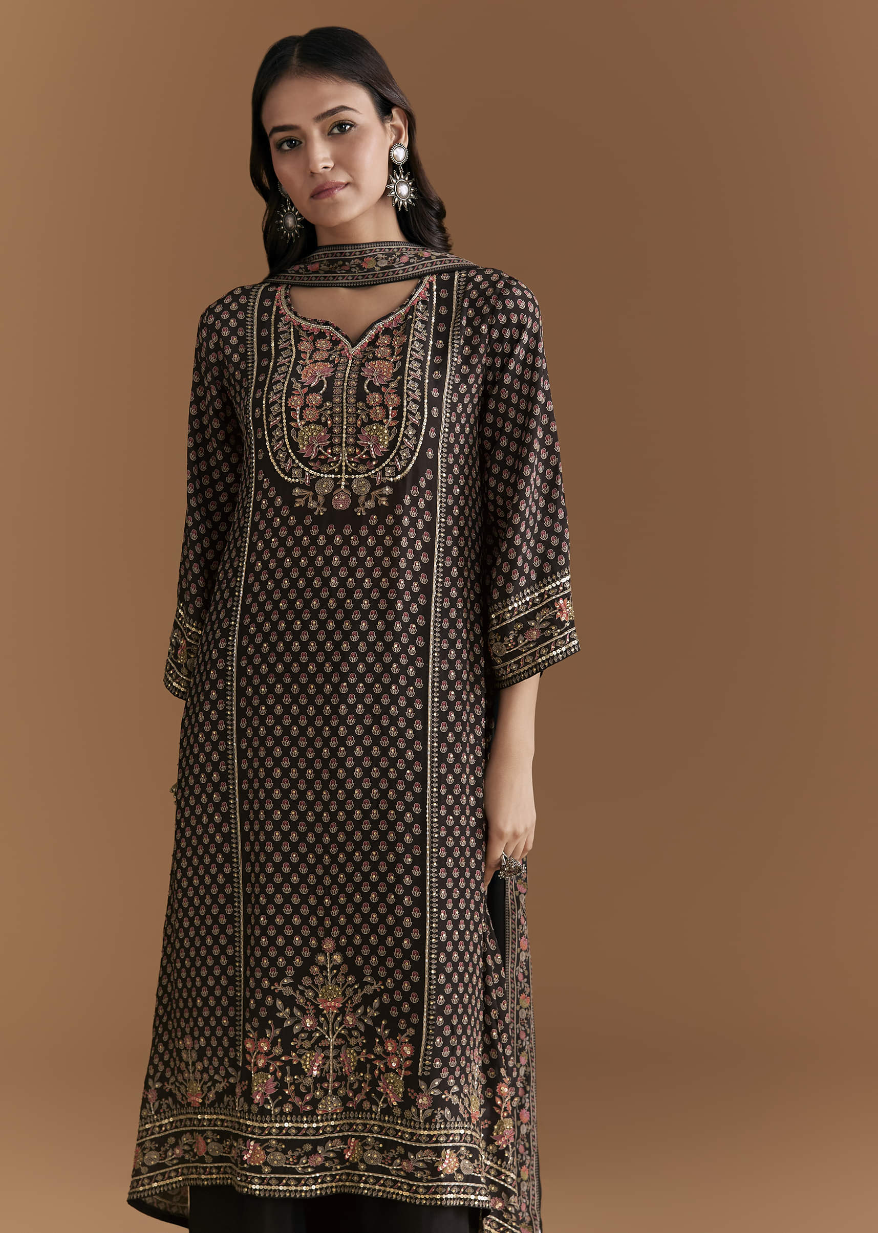 Black Crepe Kurta Set With Indie Print And Stone Work - Image 4