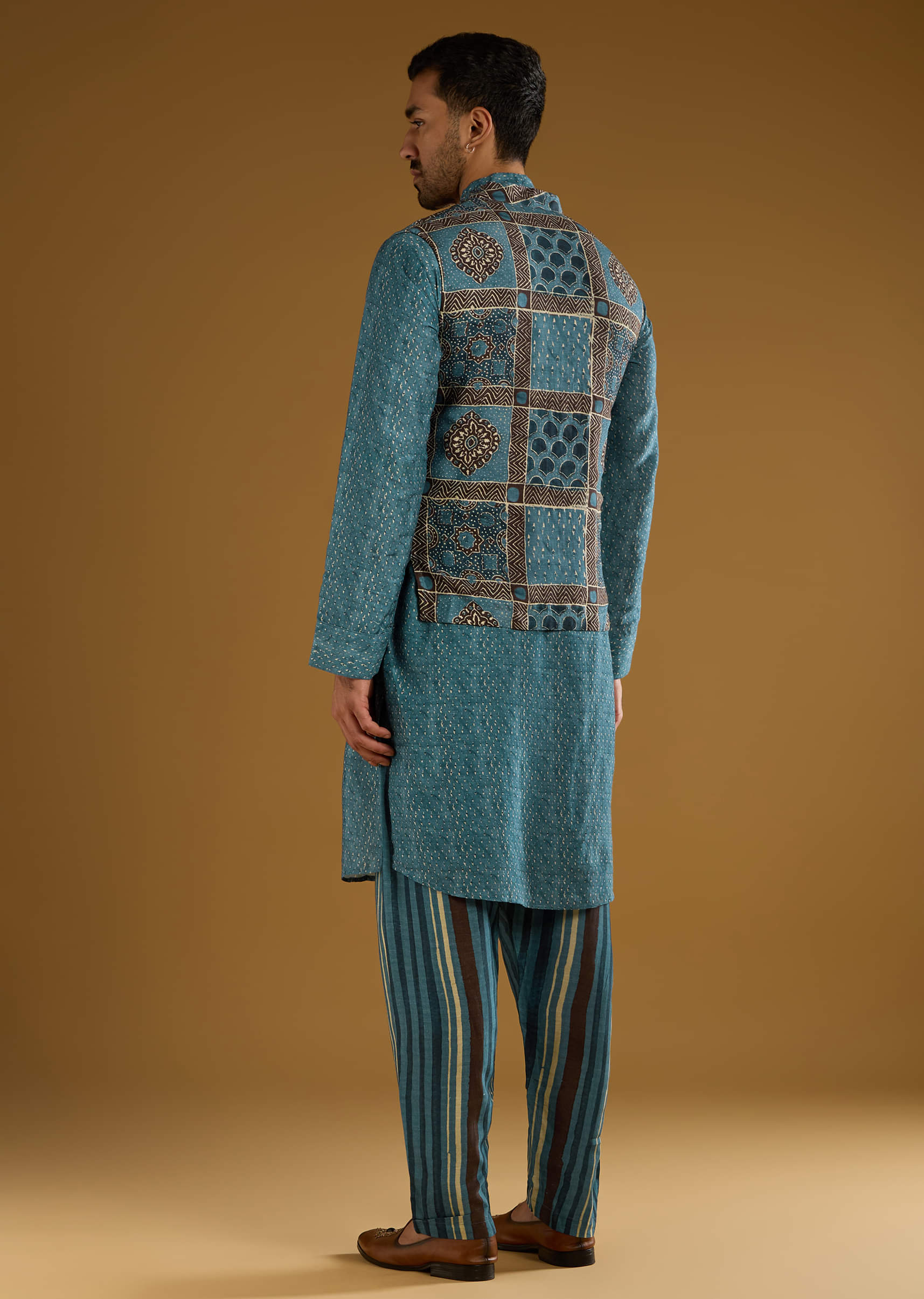 Blue Linen Kurta Jacket Set For Men With Hand Block Ajrakh Print - Image 5