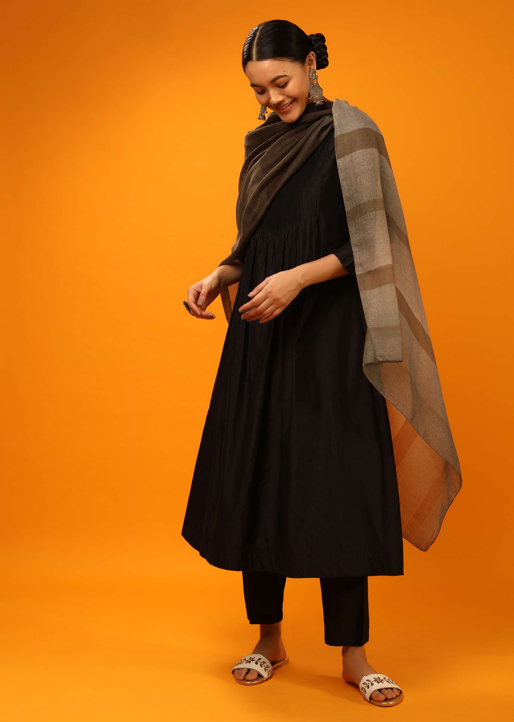 Brown And Beige Shaded Scarf In Cotton Blend With Striped Print Online - Kalki Fashion - Image 4