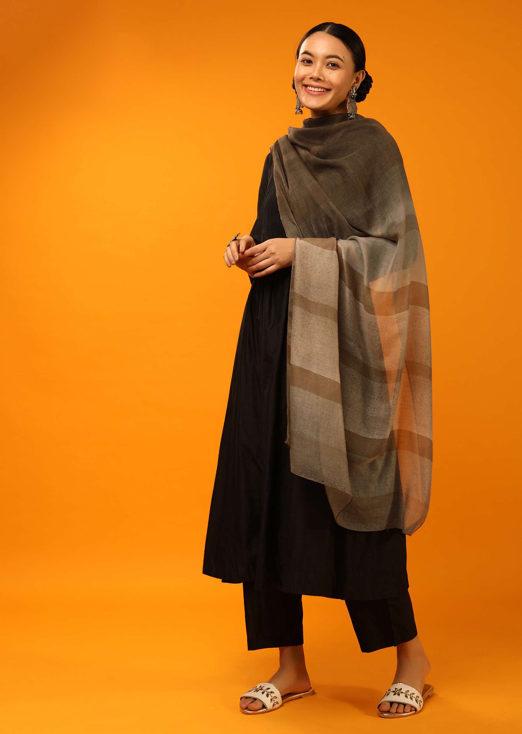 Brown And Beige Shaded Scarf In Cotton Blend With Striped Print Online - Kalki Fashion - Image 5