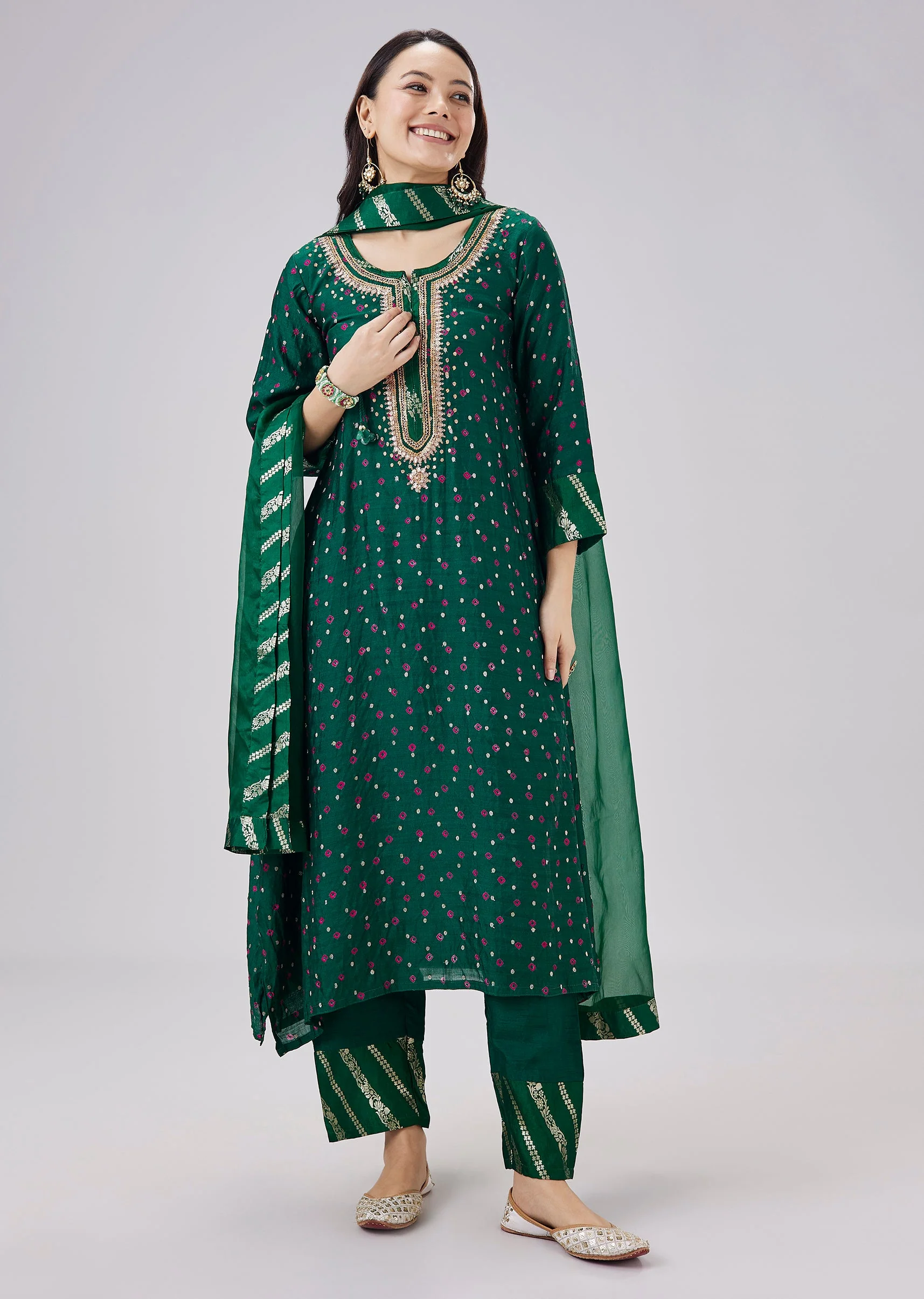 Dark Green Banarasi Bandhani Kurta Set With Dupatta - Image 3