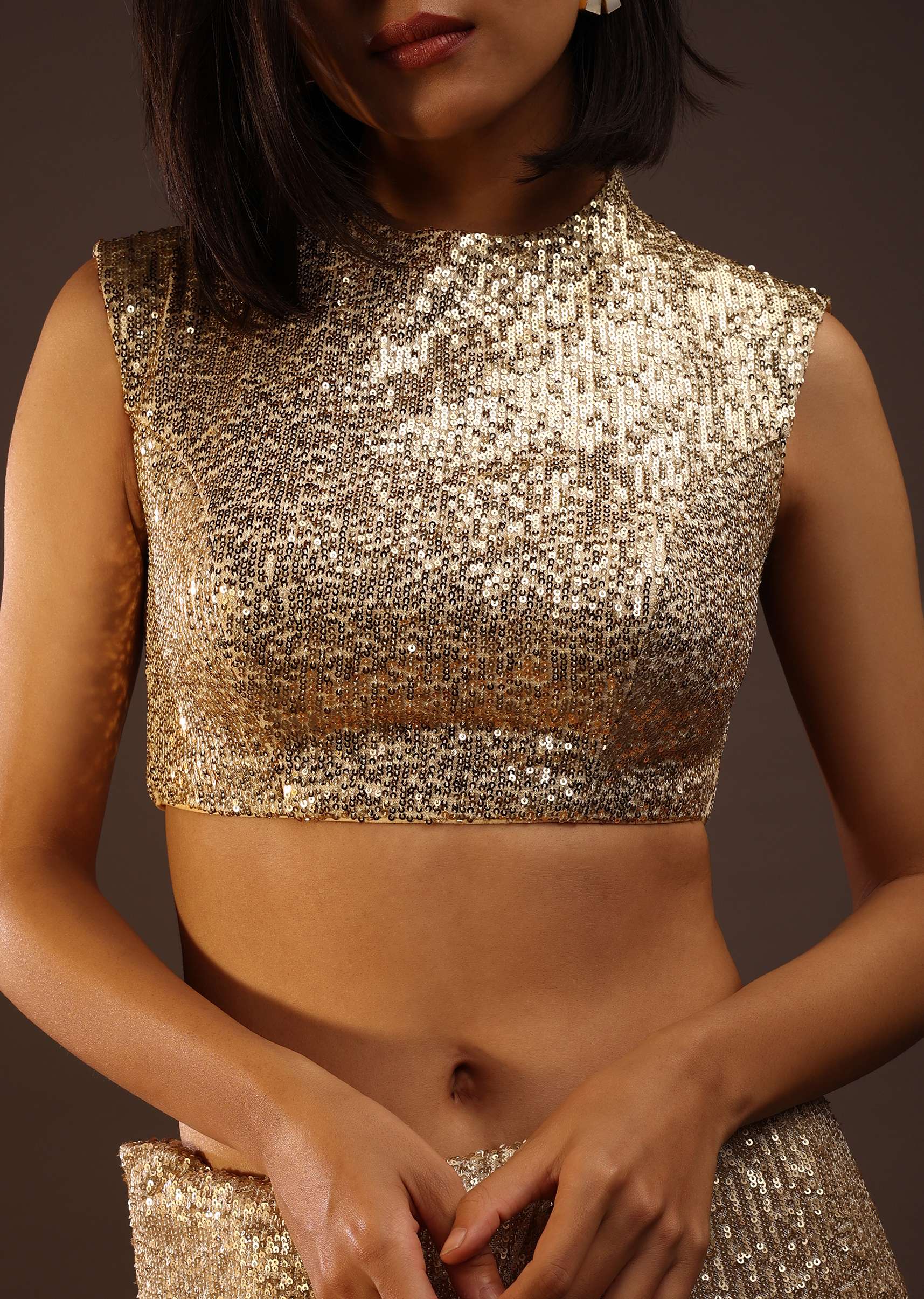 Gold Sequins Sleeveless Blouse With A Round Neckline - Image 4