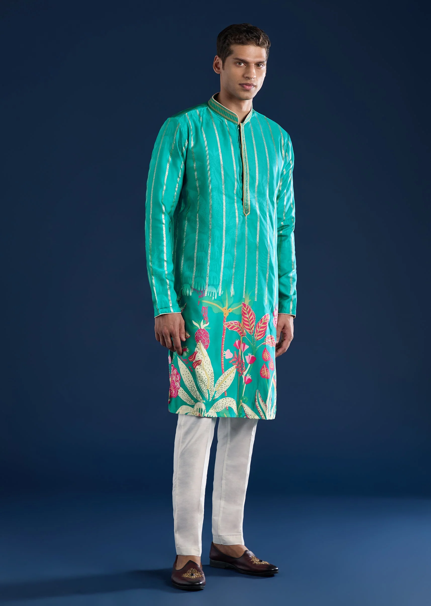 Green Festive Kurta Set With Floral Prints - Image 3