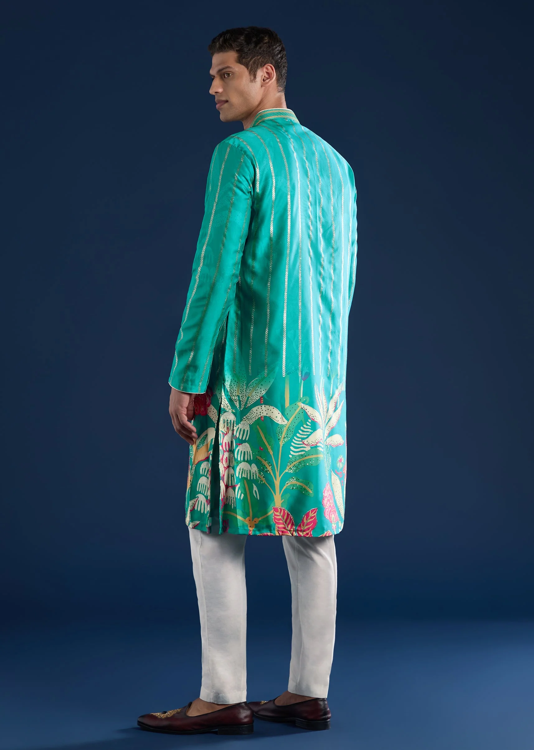 Green Festive Kurta Set With Floral Prints - Image 5