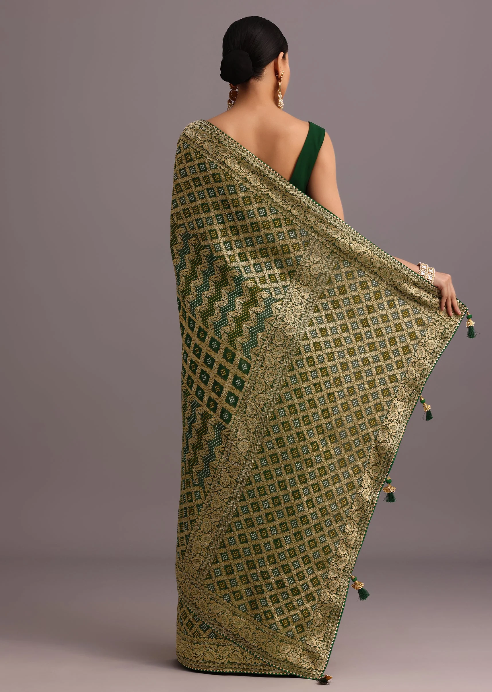 Green Khaddi Georgette Bandhani Saree With Zari Jaal Motif Weave - Image 4