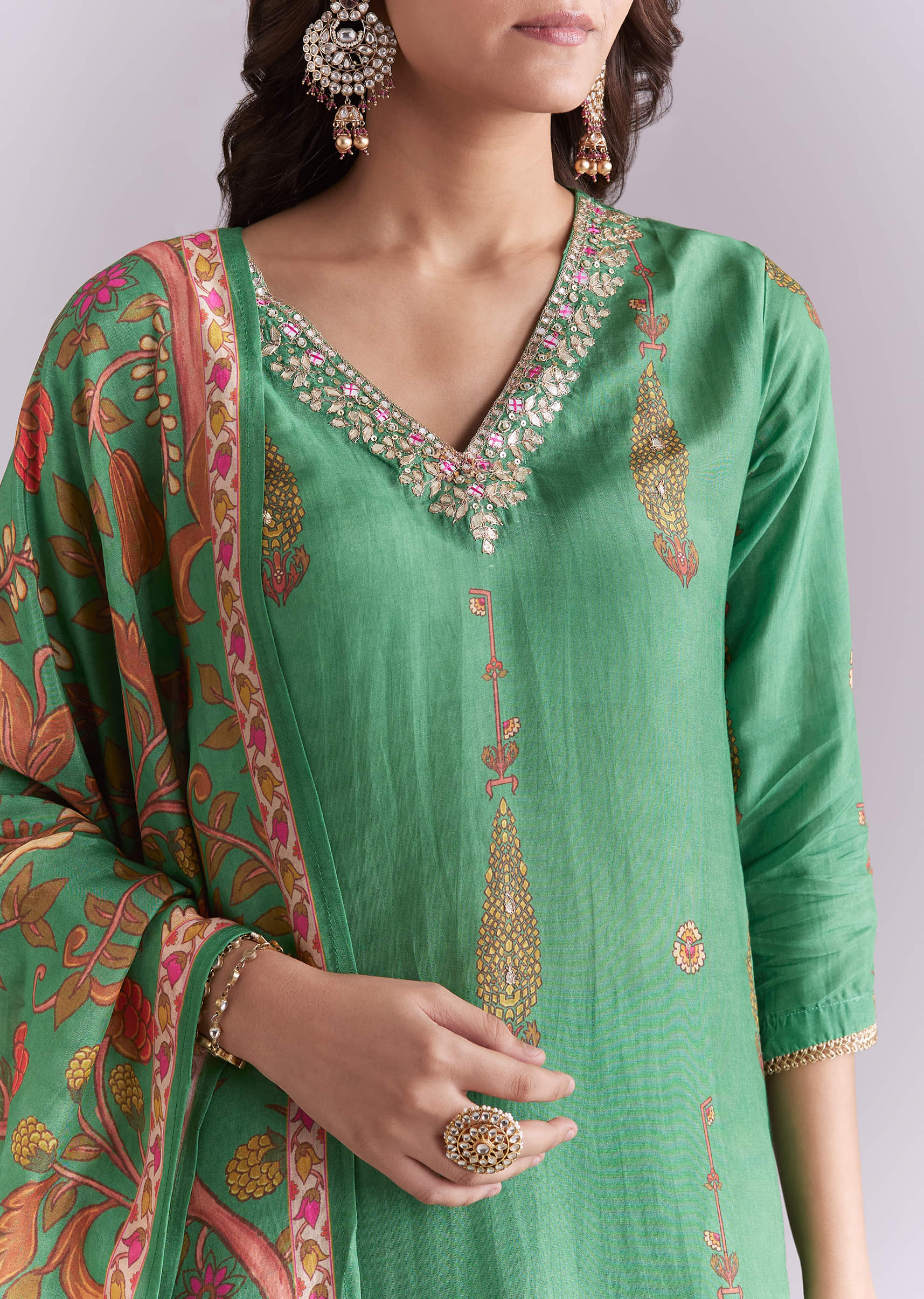 Green Silk Kurta Set With Indie Print And Gota Work - Image 2