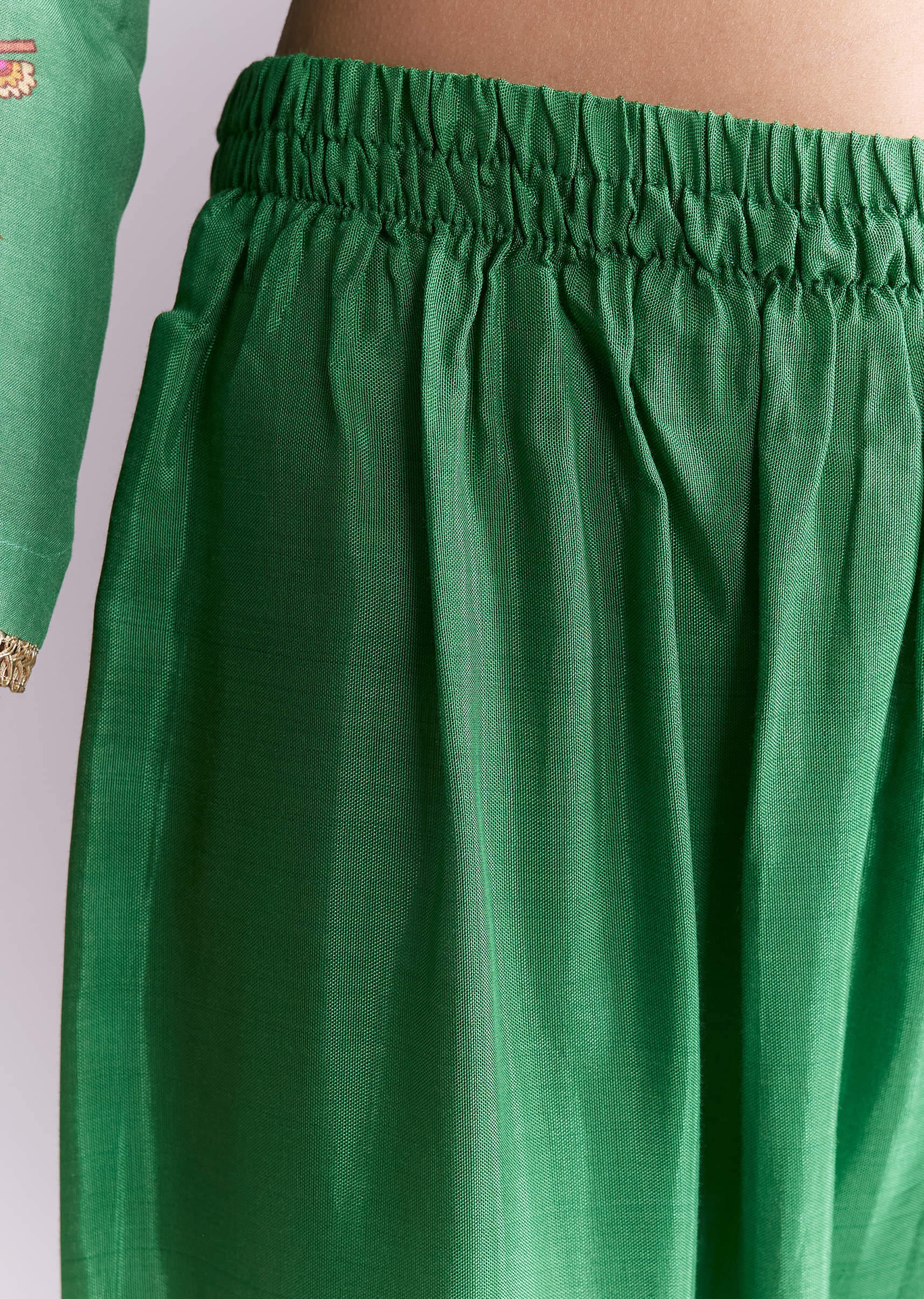 Green Silk Kurta Set With Indie Print And Gota Work - Image 6