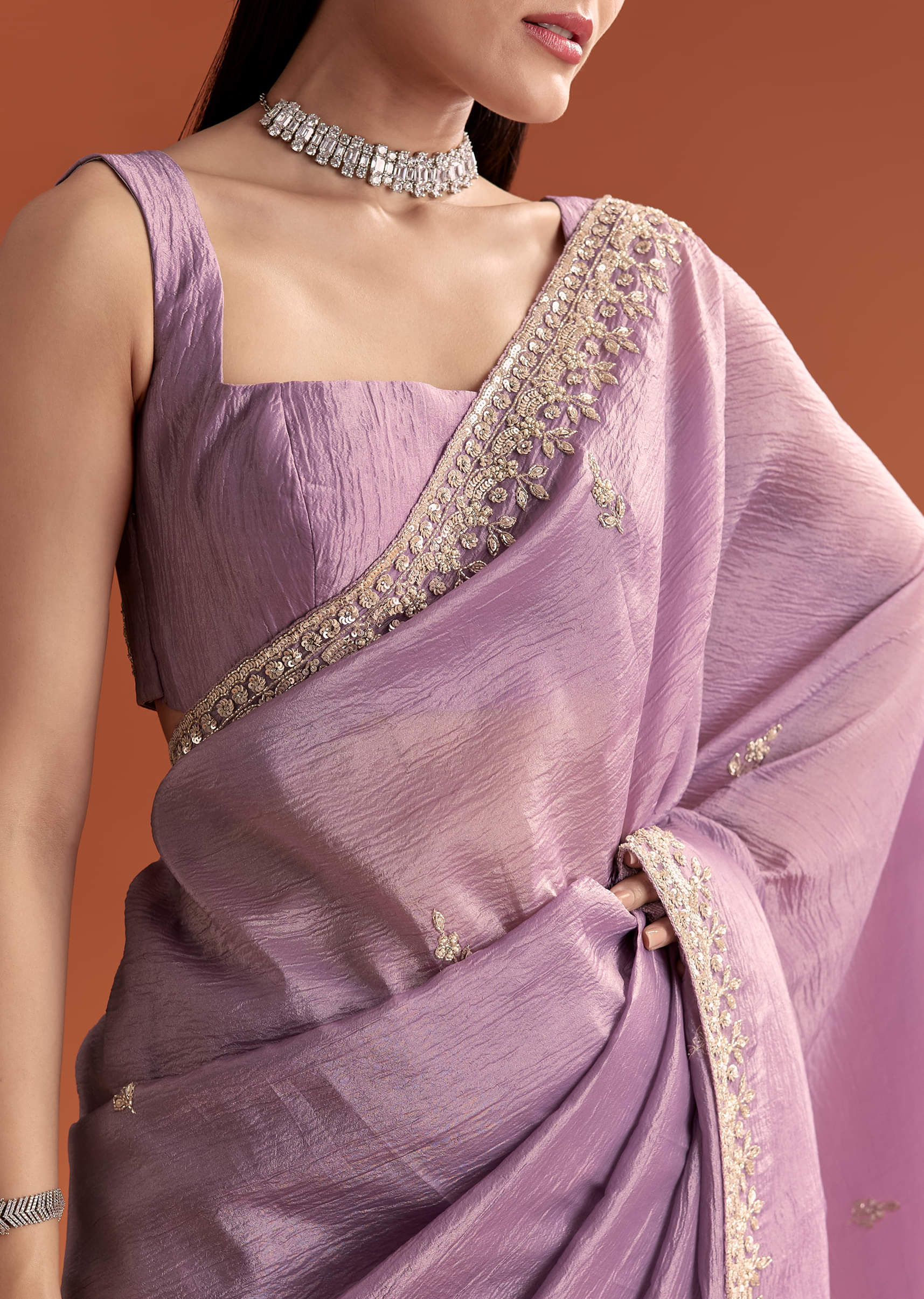 Lilac Tissue Saree With Butti And Border Embroidery - Image 5