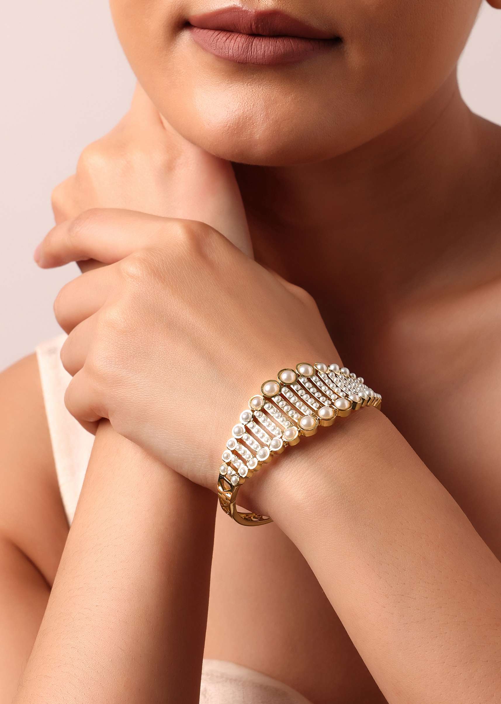 Multi Tone Bangle With Embedded Kundan And Beads - Image 2