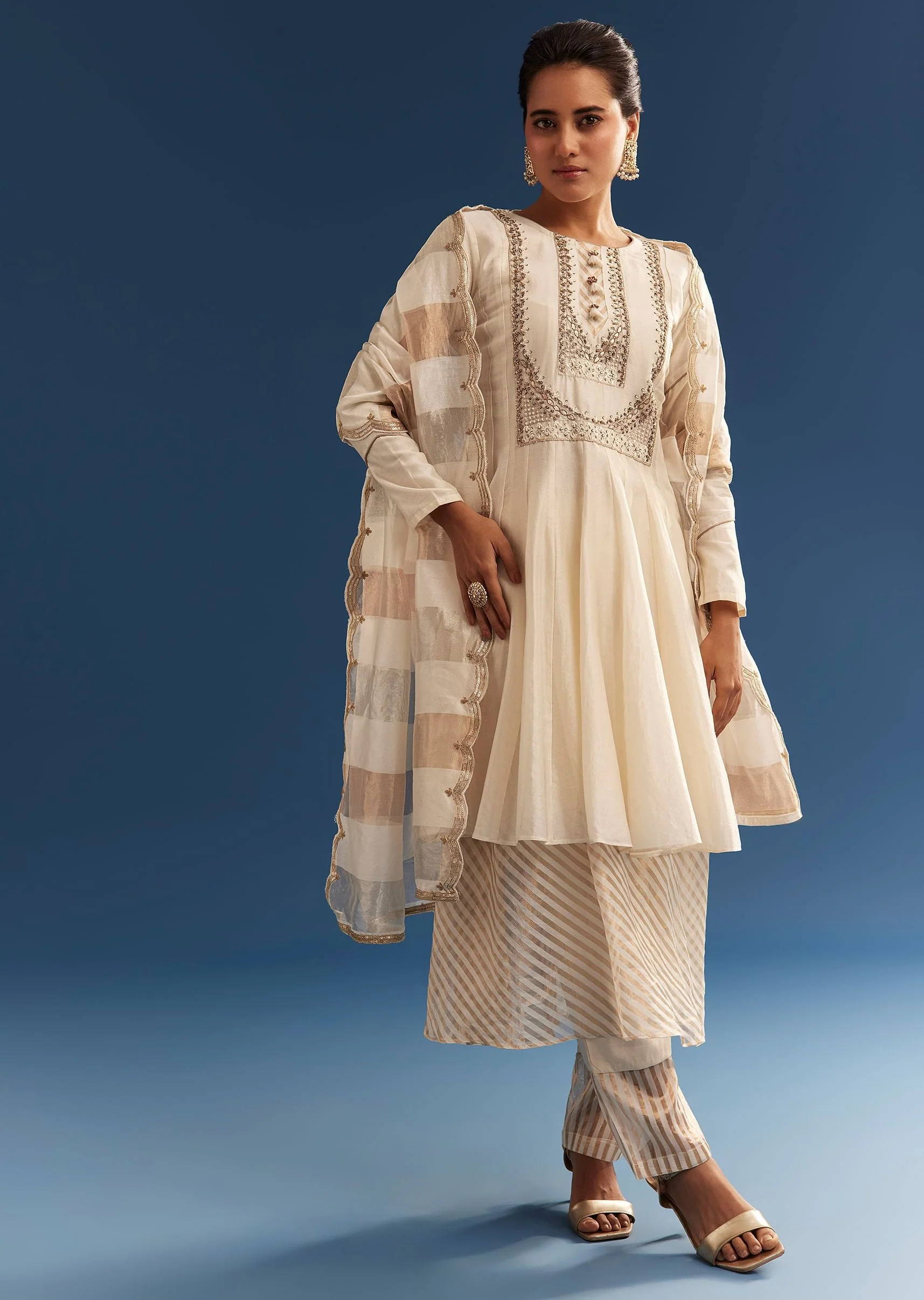 Off White Chanderi Layered Kurta Set With Banarasi Tissue Dupatta - Image 3