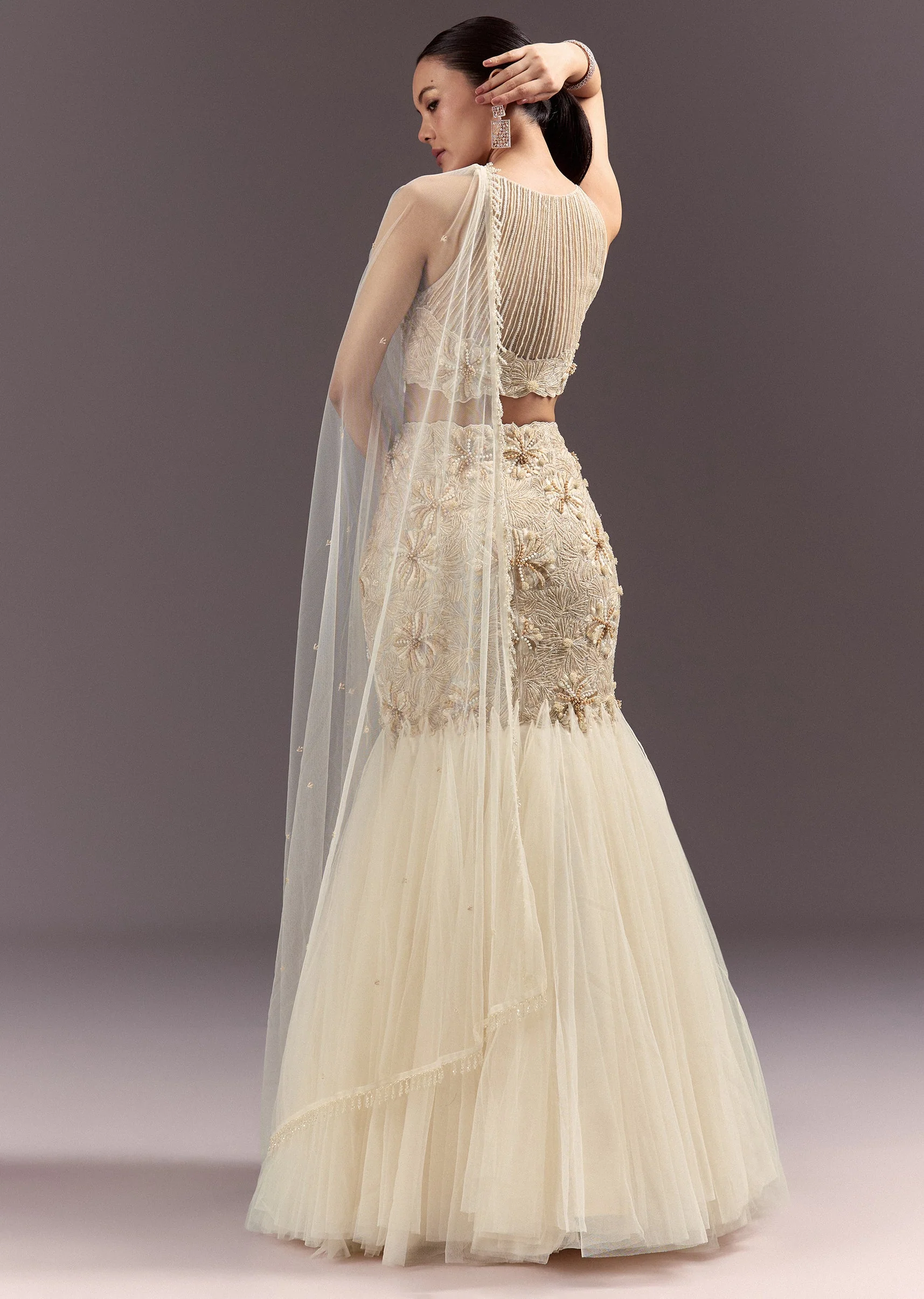 Off White Embroidered Blouse With Fish Cut Skirt And Dupatta - Image 5