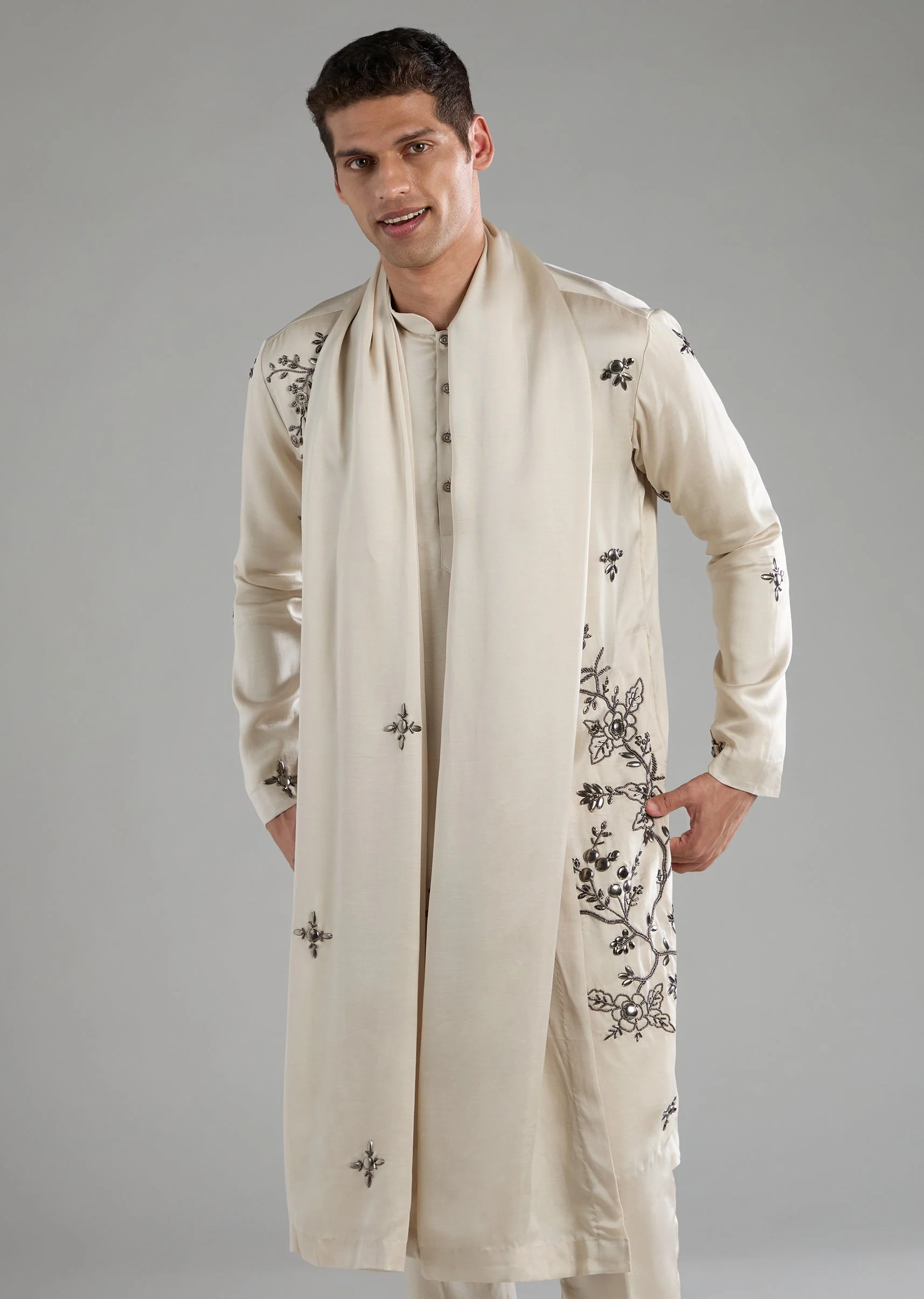 Off White Metal Hand Embroidered Kurta Set - Image 2