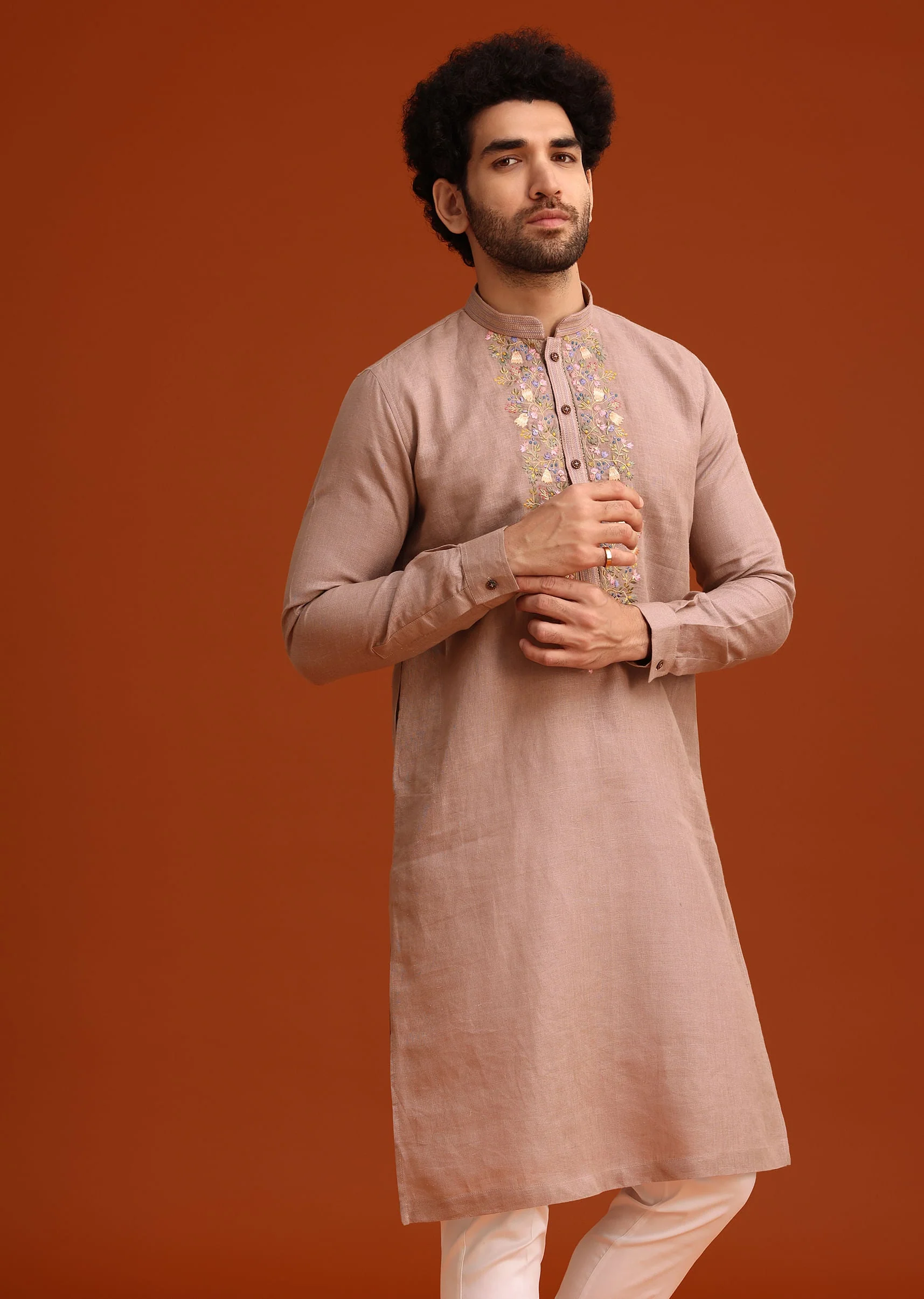 Onion Pink Floral Resham Hand Embroidered Kurta Set In Linen - Image 3