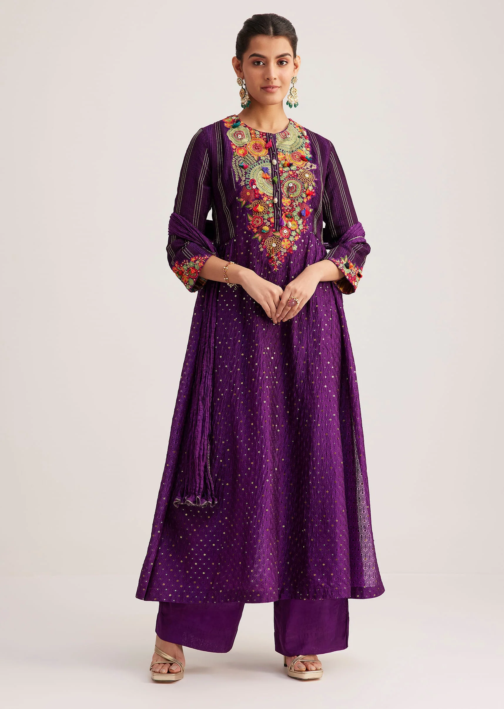 Purple Silk Kurta Set With Resham Embroidery And Dupatta - Image 3