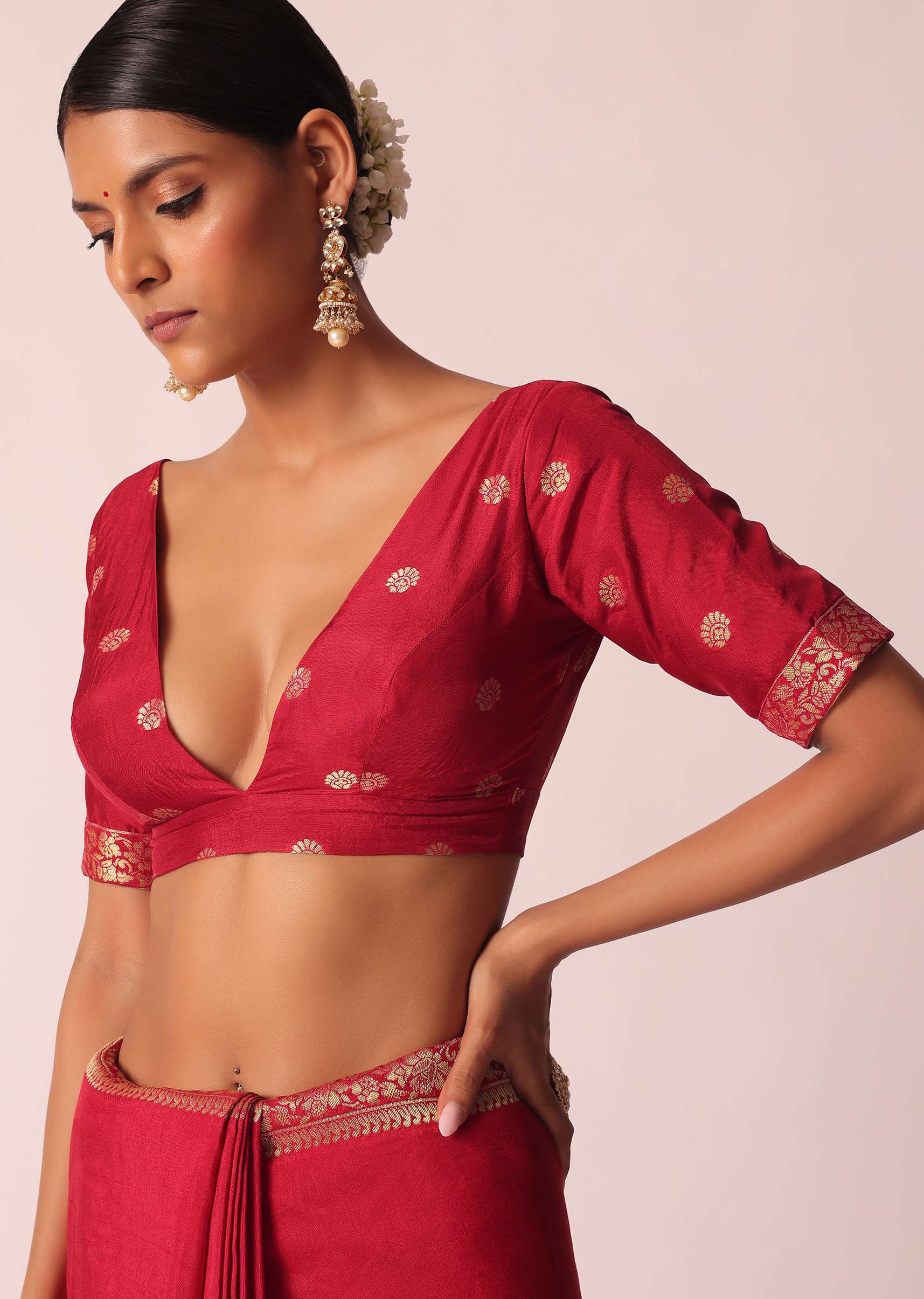 Red Bandhani Silk Woven Saree With Unstitched Blouse Piece - Image 7