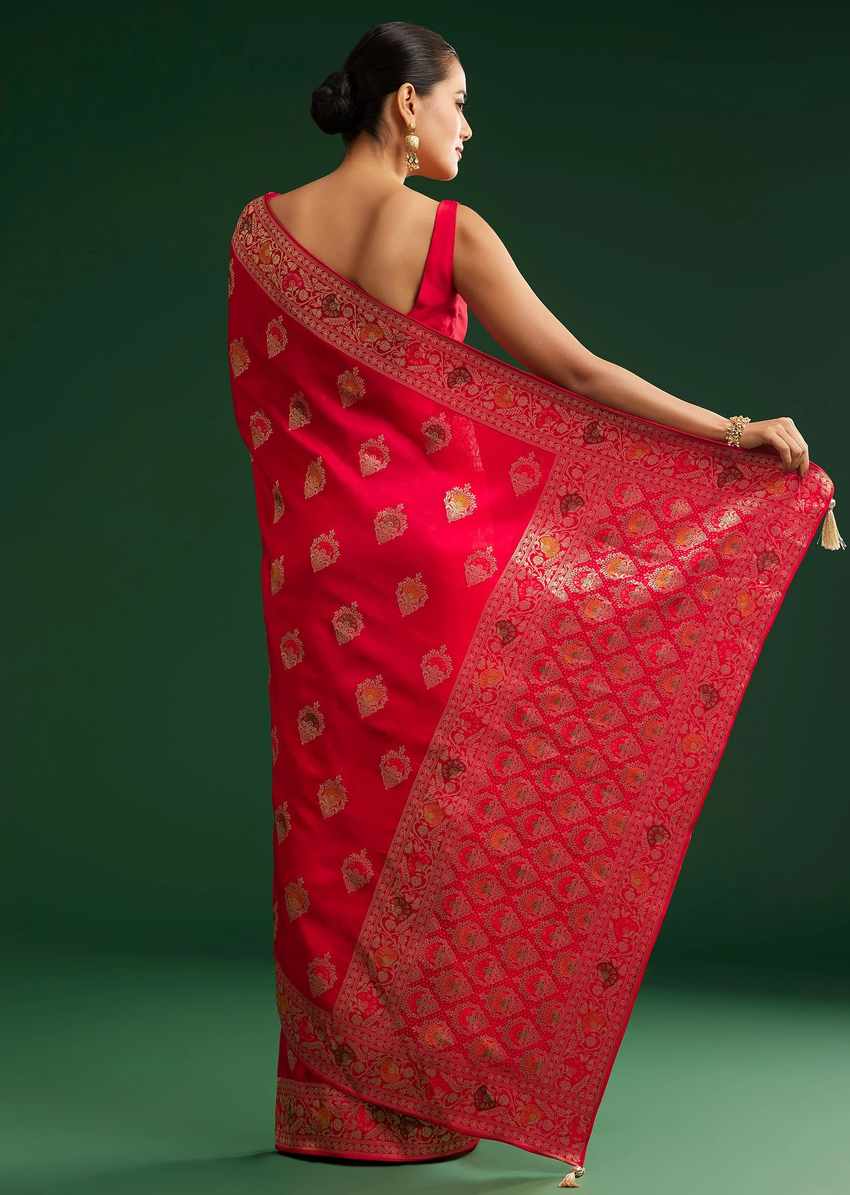 Red Dola Silk Saree With Zari Detailing - Image 6