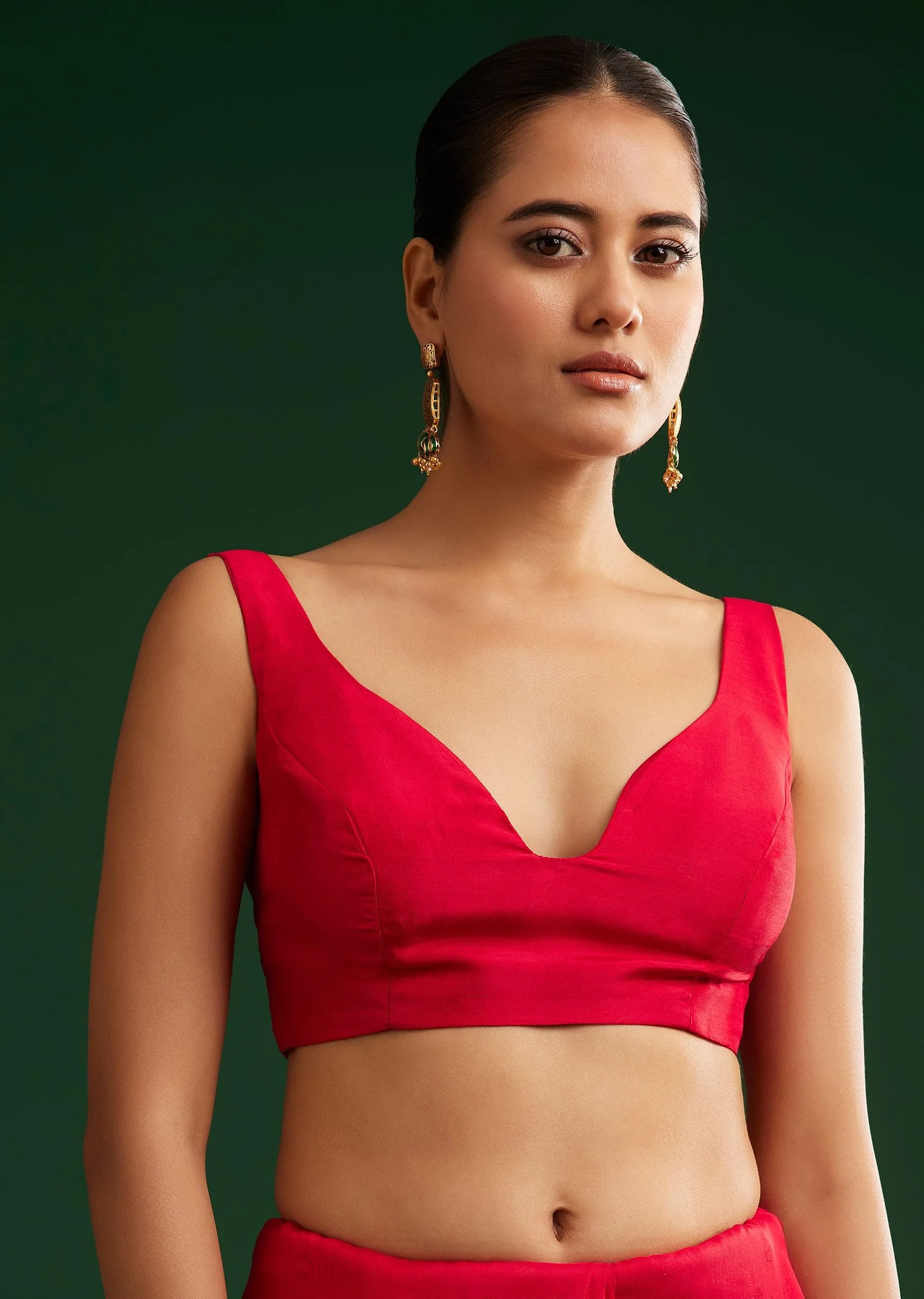 Red Dola Silk Saree With Zari Detailing - Image 7