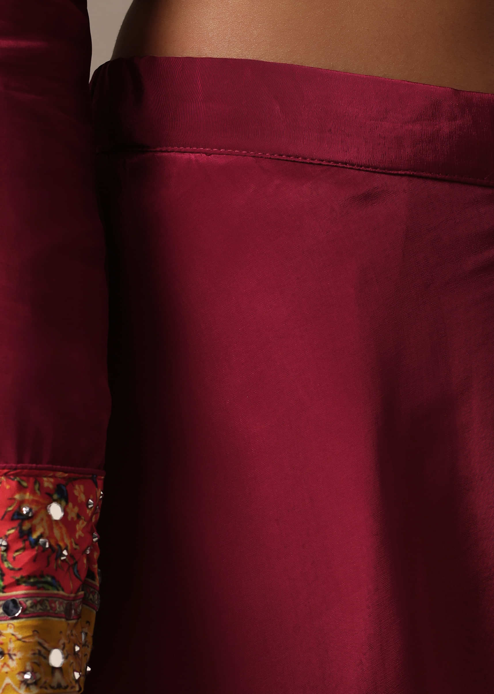 Red Embroidered Kurta Palazzo Set With Mirror Work Dupatta - Image 6