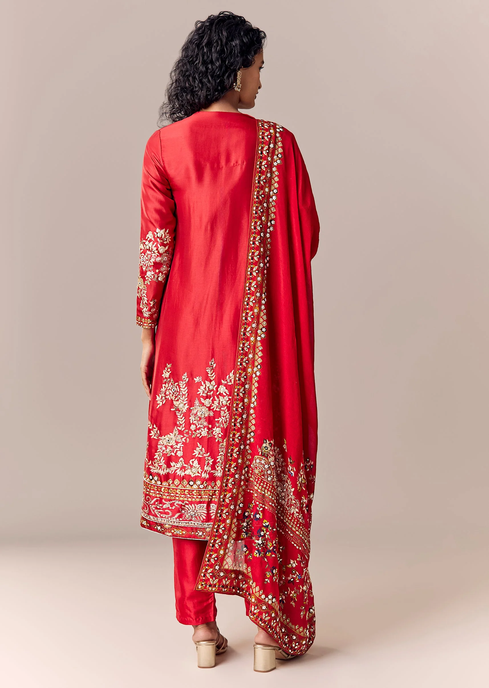 Red Printed Kurta Pant Set With Embroidery Work - Image 5