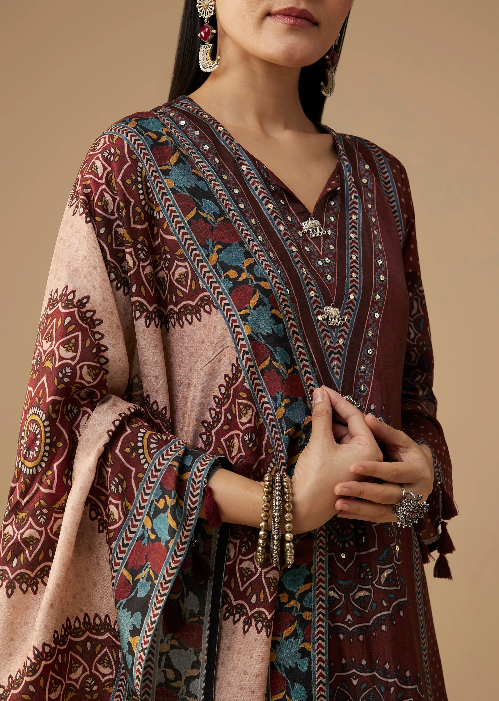 Red Printed Kurta Set With Sequinned Embroidery - Image 2