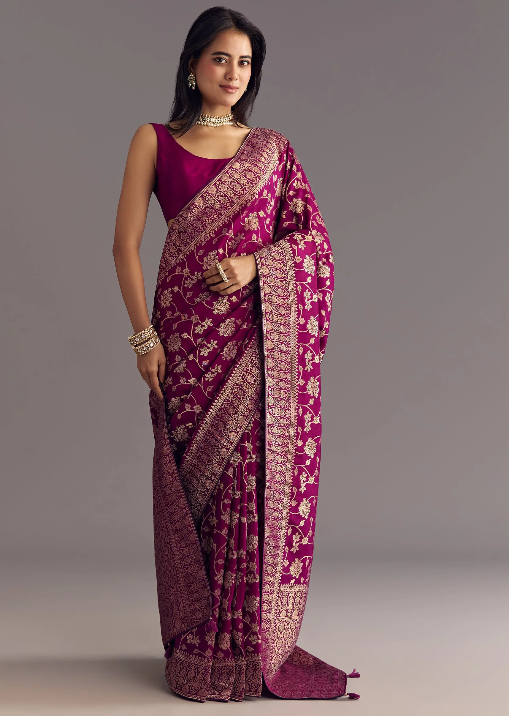 Wine Dola Silk Saree With Zari Jaal And Border Work - Image 3