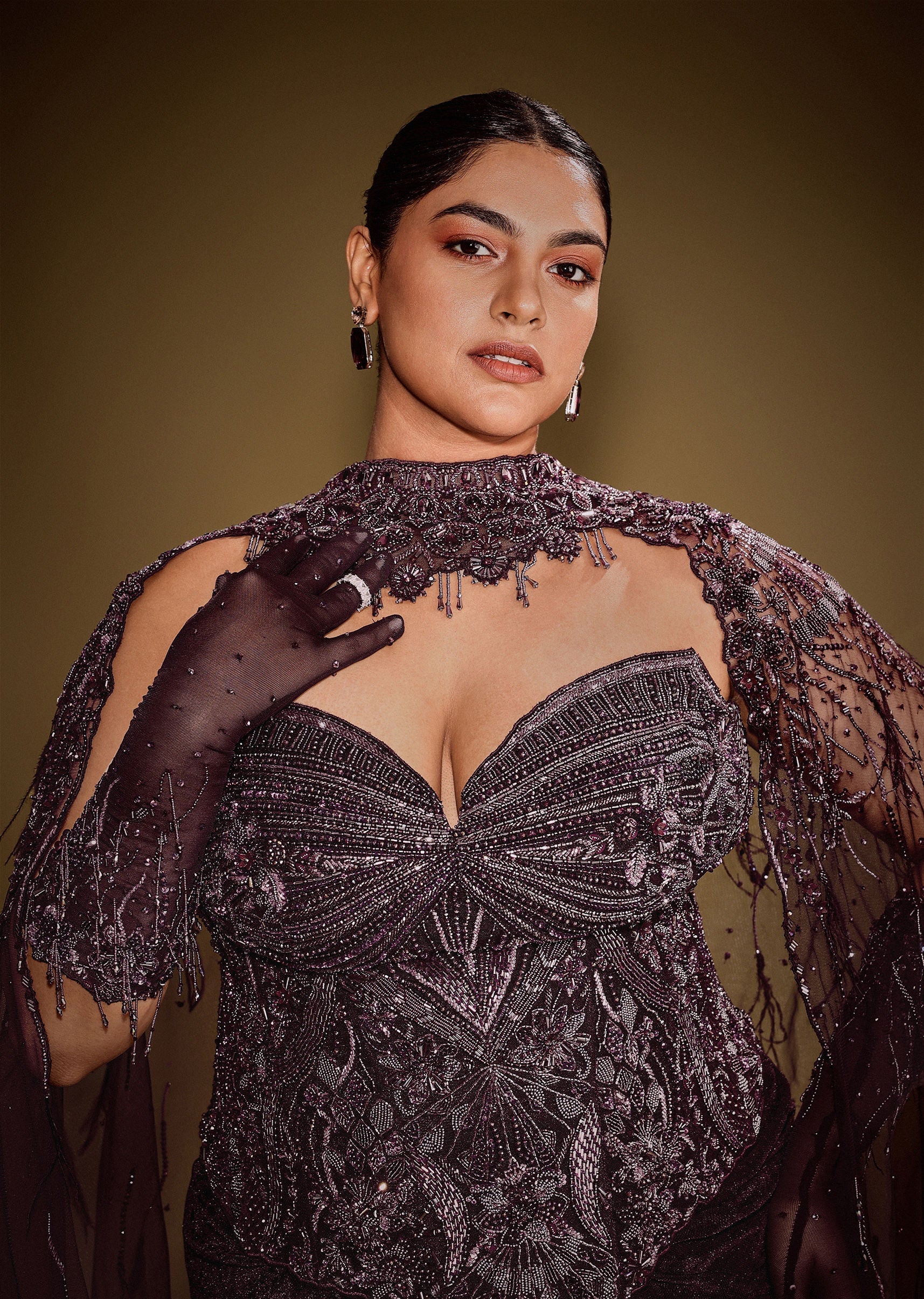 Wine Velvet Corset Set With Drape Skirt And Embroidered Cape - Image 3