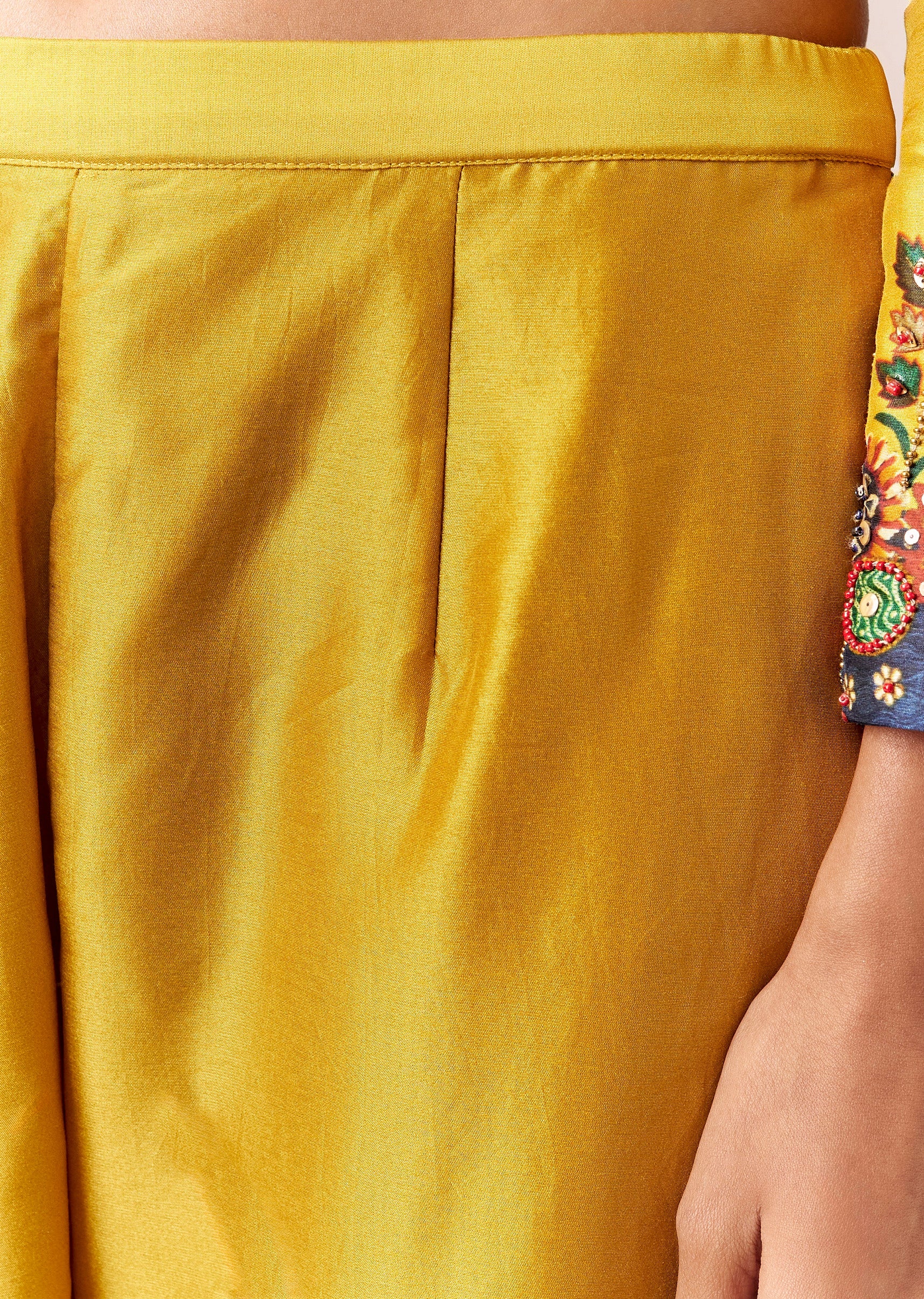 Yellow Printed Kurta Pant Set With Dupatta - Image 6